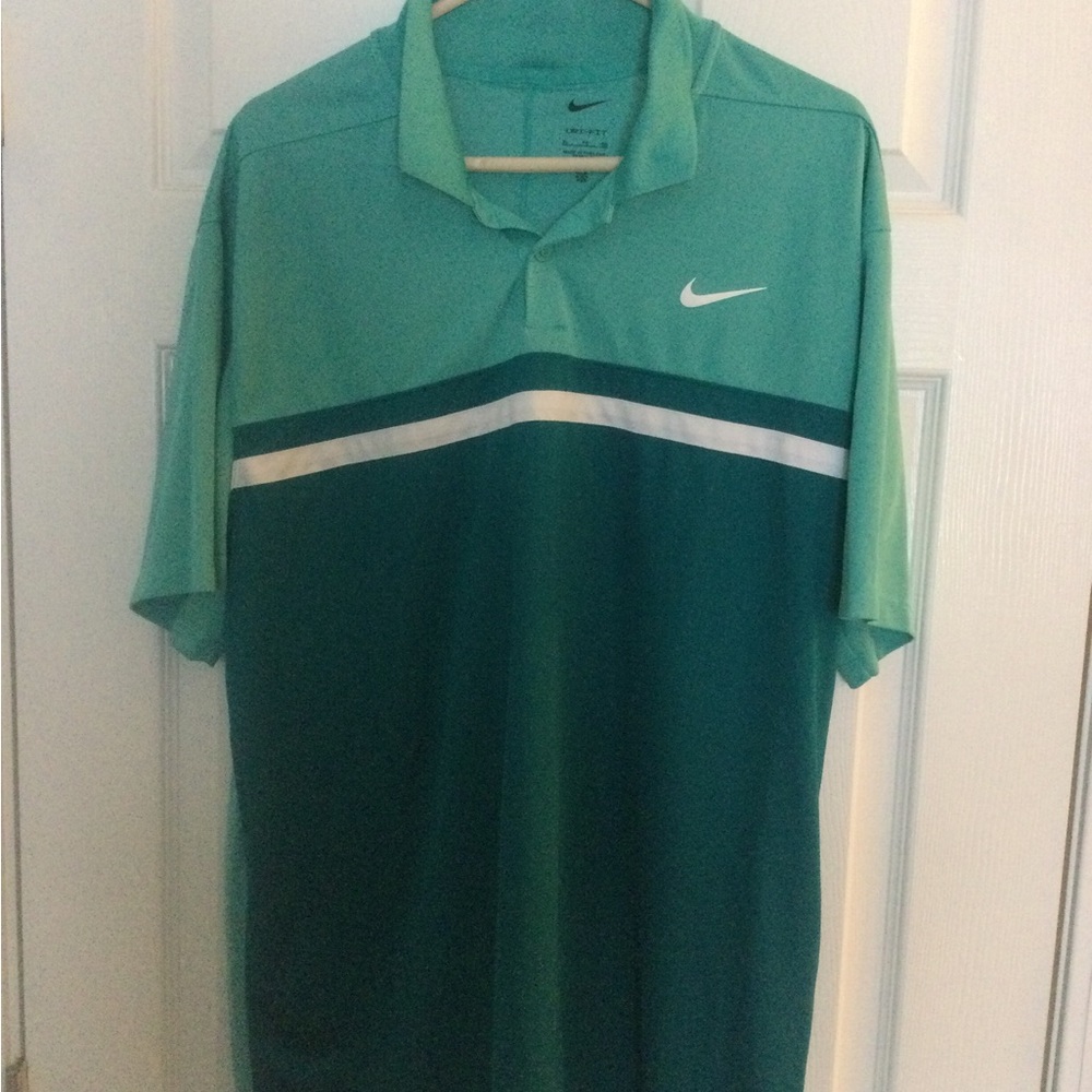 Nike Men's Green Polo Shirt